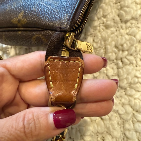 Louis Vuitton Brown Monogram Crossbody Bag - Picture 5 of 5